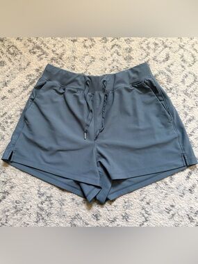 Old Navy High rise go dry athletic shorts